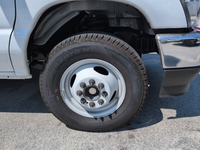 2027 Ford E-450SD Base
