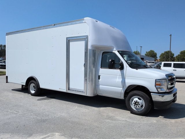 2027 Ford E-450SD Base
