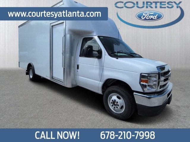 2027 Ford E-450SD Base