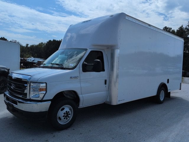 2027 Ford E-450SD Base