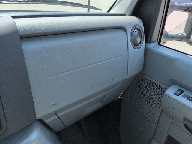 2026 Ford E-450SD Base DRW