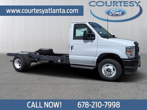 2026 Ford E-450SD Base DRW