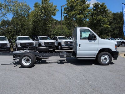 2026 Ford E-450SD Base DRW