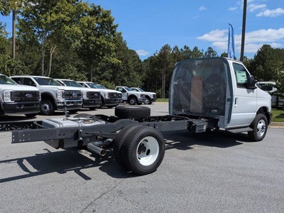 2026 Ford E-450SD Base DRW