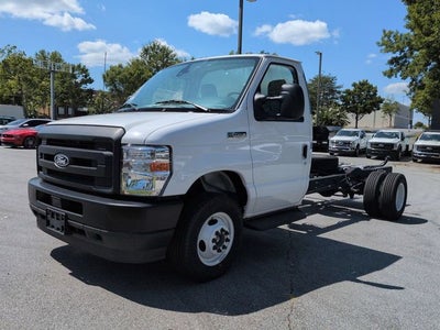 2026 Ford E-450SD Base DRW