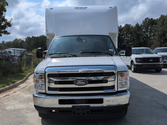 2027 Ford E-450SD Base