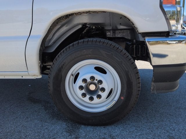 2027 Ford E-450SD Base
