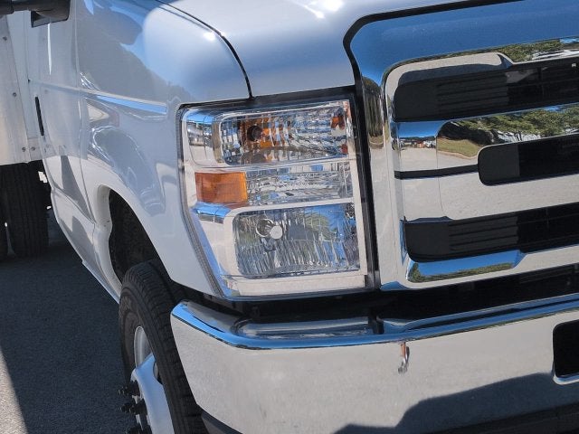 2027 Ford E-450SD Base