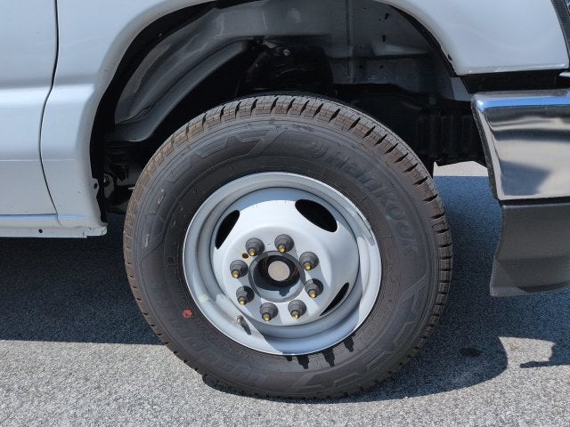 2027 Ford E-450SD Base