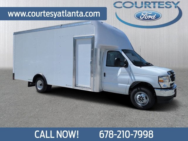 2027 Ford E-450SD Base