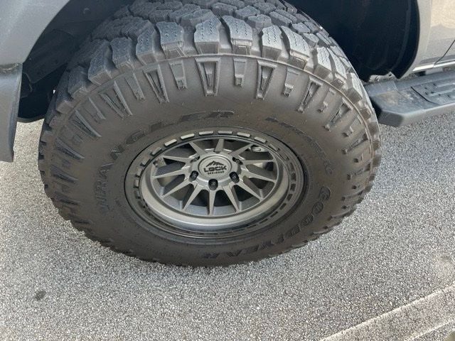 2025 Ford Bronco Base 4WD