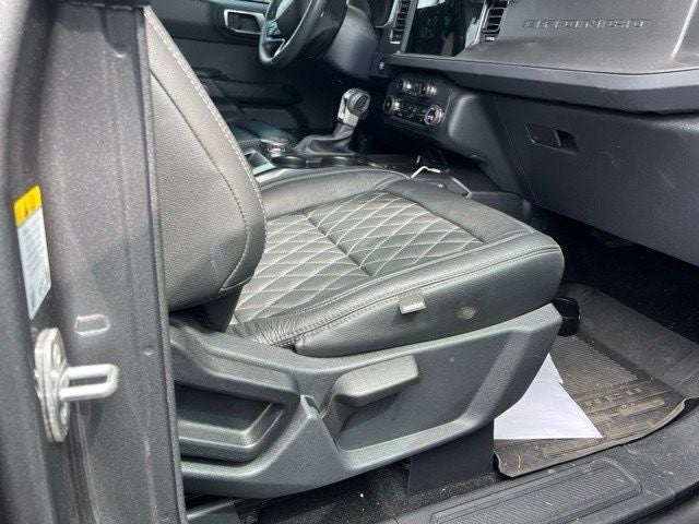 2025 Ford Bronco Base 4WD