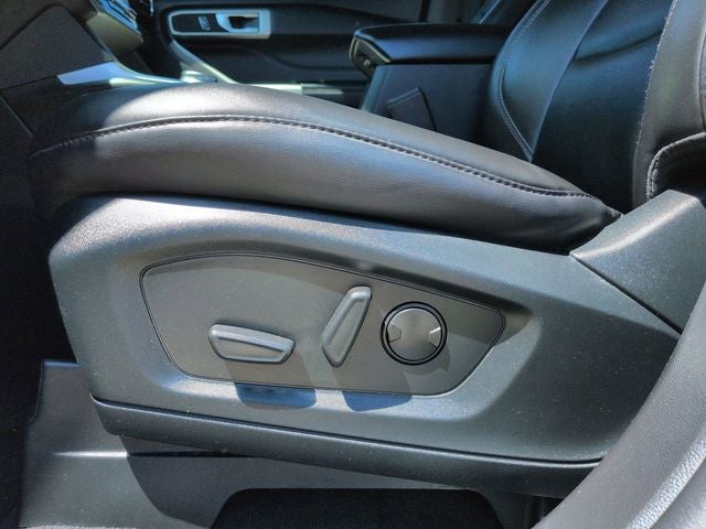2023 Ford Explorer XLT 4WD