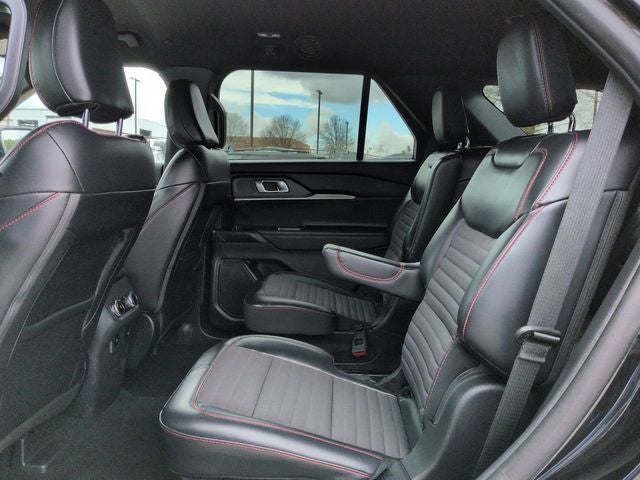 2025 Ford Explorer ST-Line 4WD