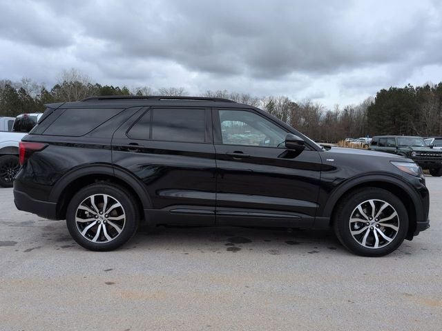 2025 Ford Explorer ST-Line 4WD