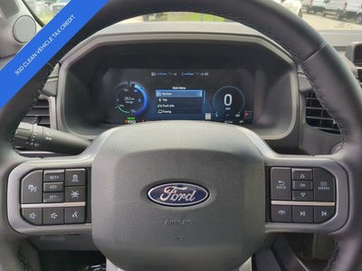 2025 Ford F-150 Lightning Flash