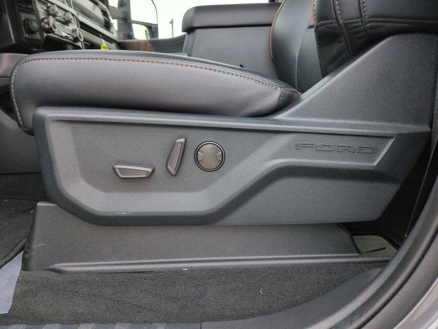 2025 Ford F-250SD Lariat 4WD FX4