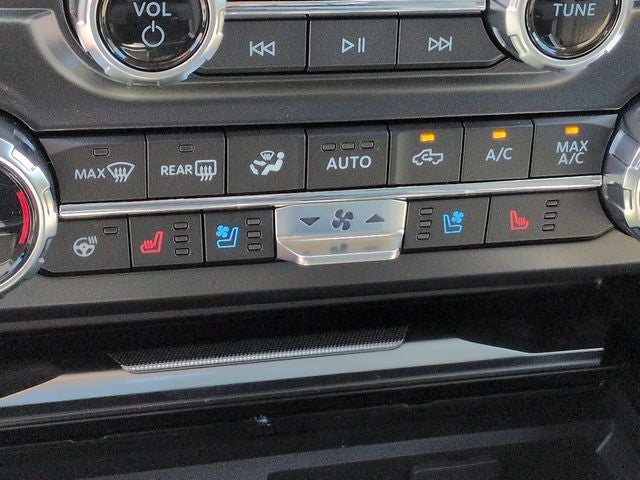 2027 Ford F-350SD Platinum