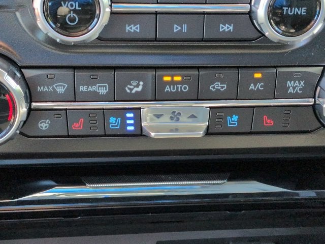 2027 Ford F-350SD Lariat
