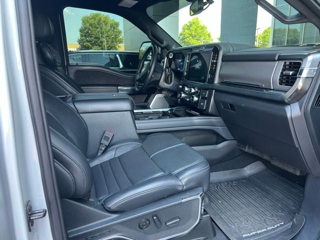 2025 Ford F-350SD Platinum 4WD FX4