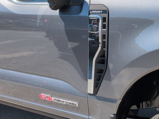 2027 Ford F-350SD Lariat DRW