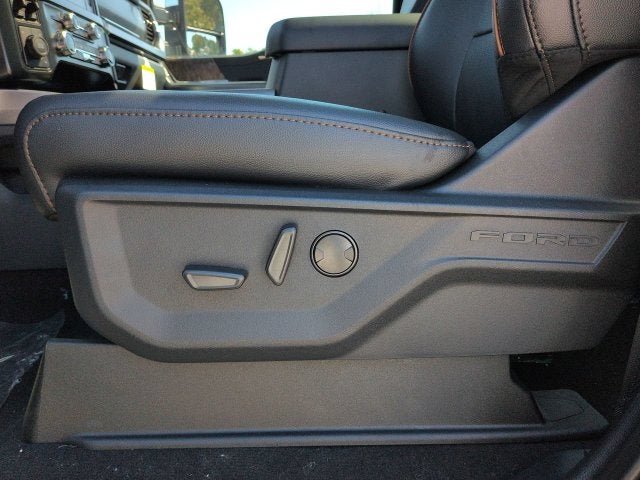 2027 Ford F-350SD Lariat DRW