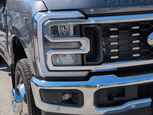 2027 Ford F-350SD Lariat DRW