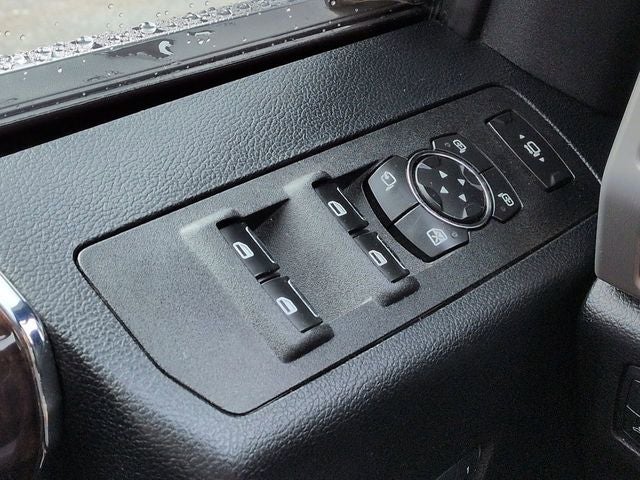 2017 Ford F-350SD Platinum 4WD FX4 DRW DP