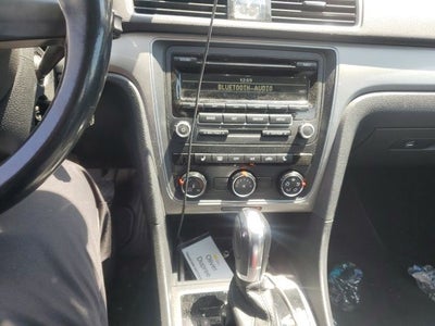 2014 Volkswagen Passat 1.8T Wolfsburg Edition