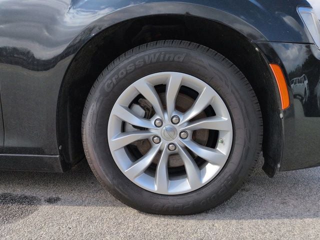 2022 Chrysler 300 Touring