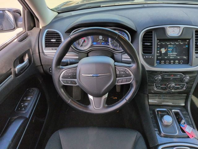 2022 Chrysler 300 Touring