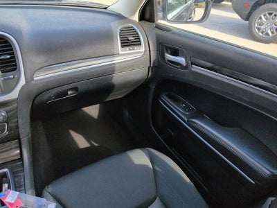 2022 Chrysler 300 Touring