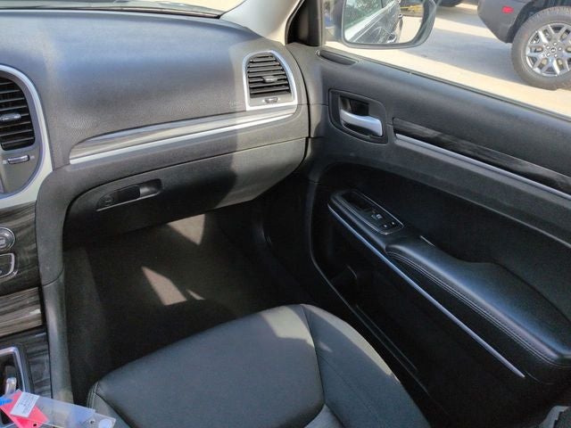 2022 Chrysler 300 Touring