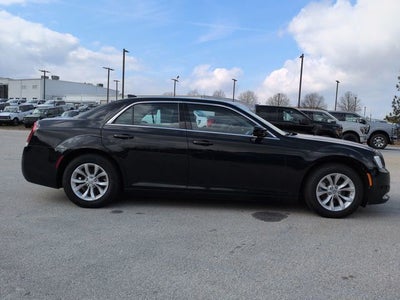 2022 Chrysler 300 Touring