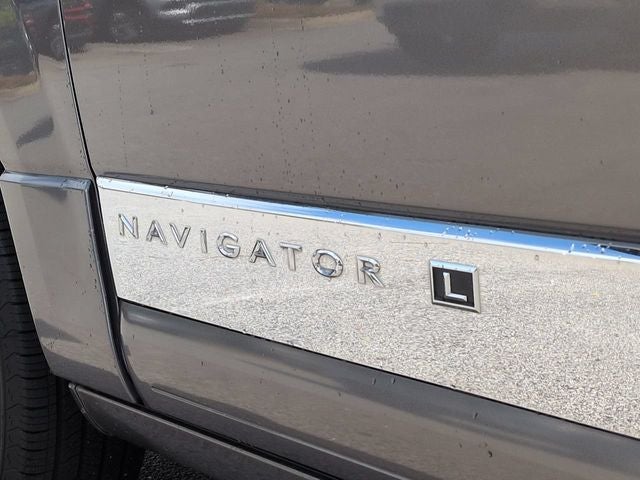 2013 Lincoln Navigator L Base DP