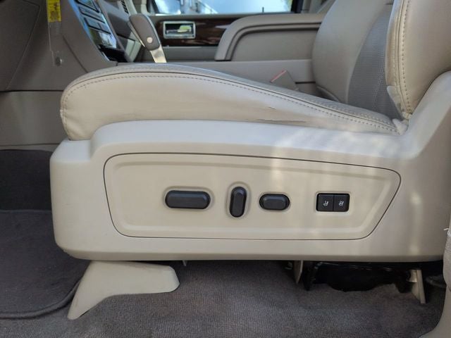2013 Lincoln Navigator L Base DP