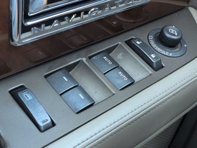 2013 Lincoln Navigator L Base DP