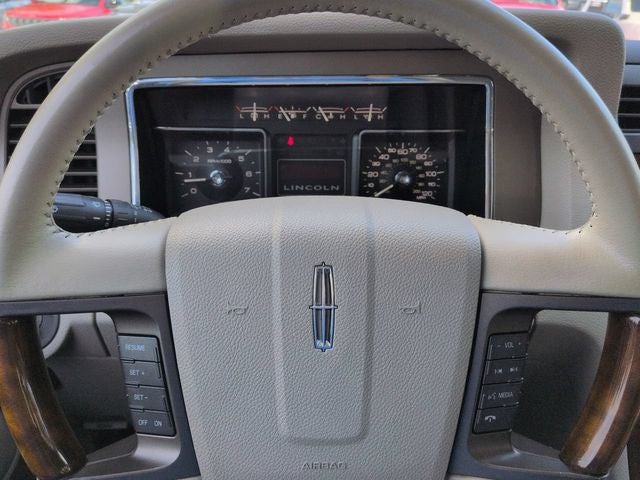 2013 Lincoln Navigator L Base DP
