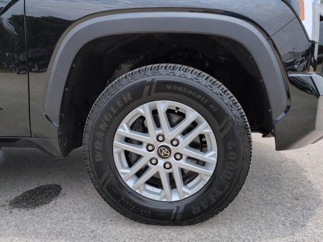 2024 Toyota Tundra SR5 4WD