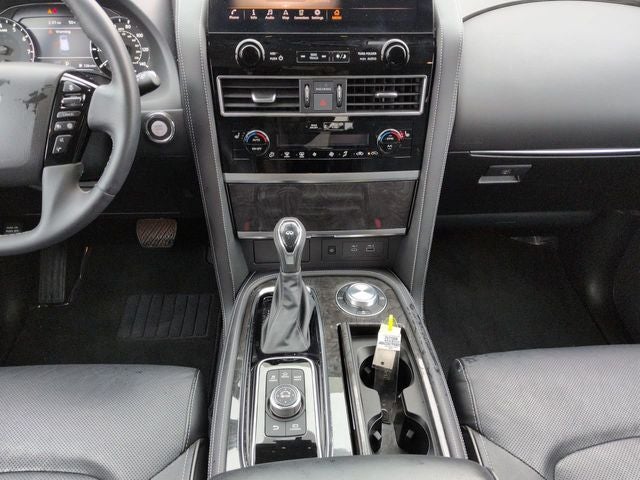 2023 INFINITI QX80 LUXE 4WD