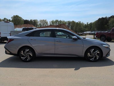 2025 Hyundai Elantra SEL Convenience
