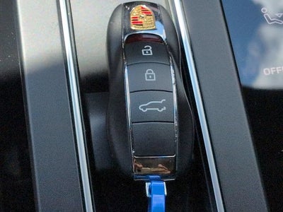 2024 Porsche Macan Base